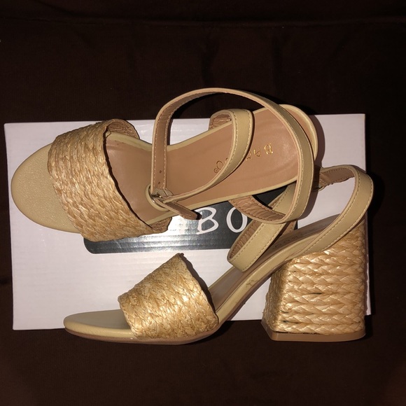 Bamboo Maddy Natural Heels - Picture 6 of 10